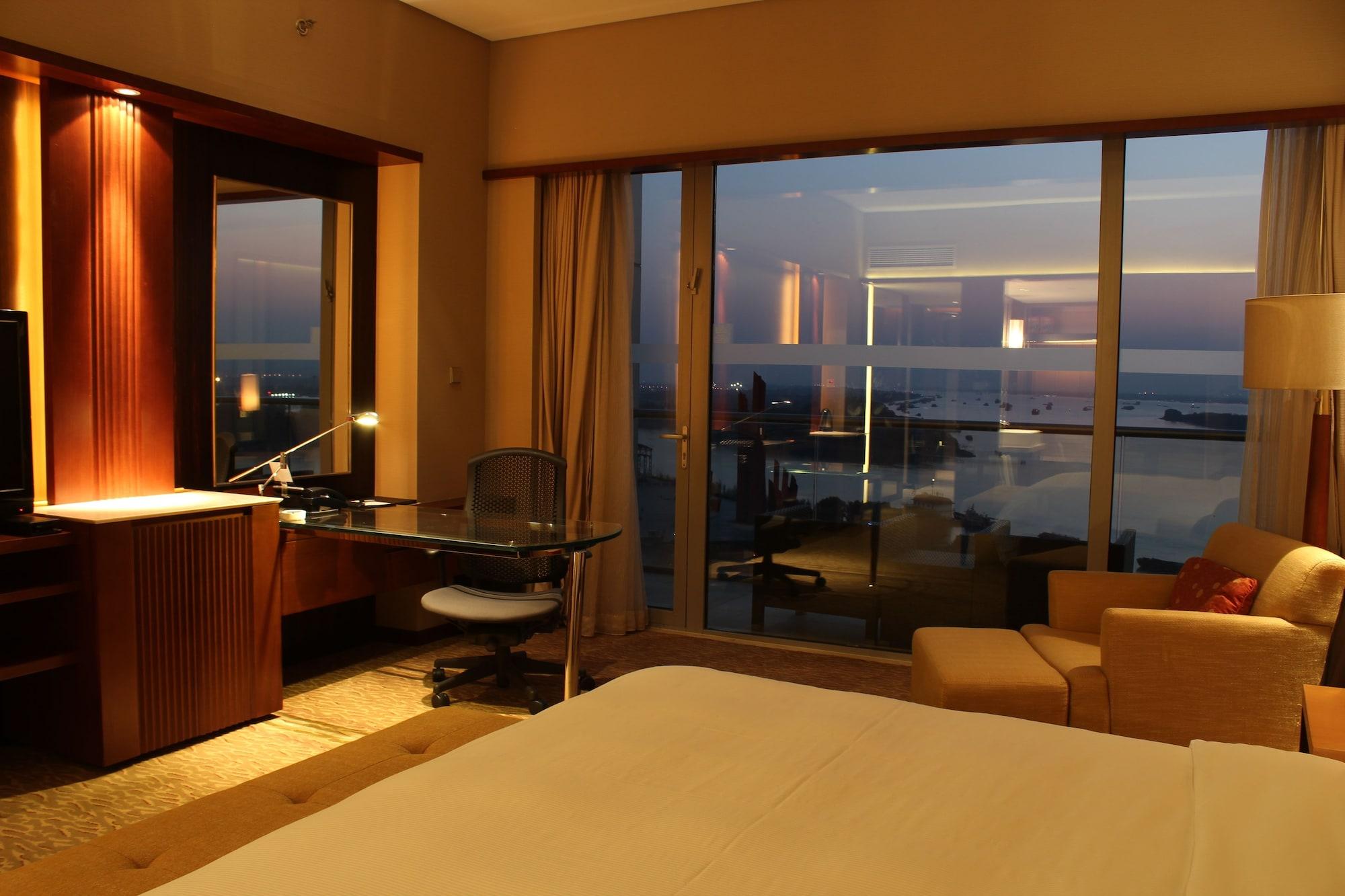 Hilton Nanjing Riverside Exteriör bild