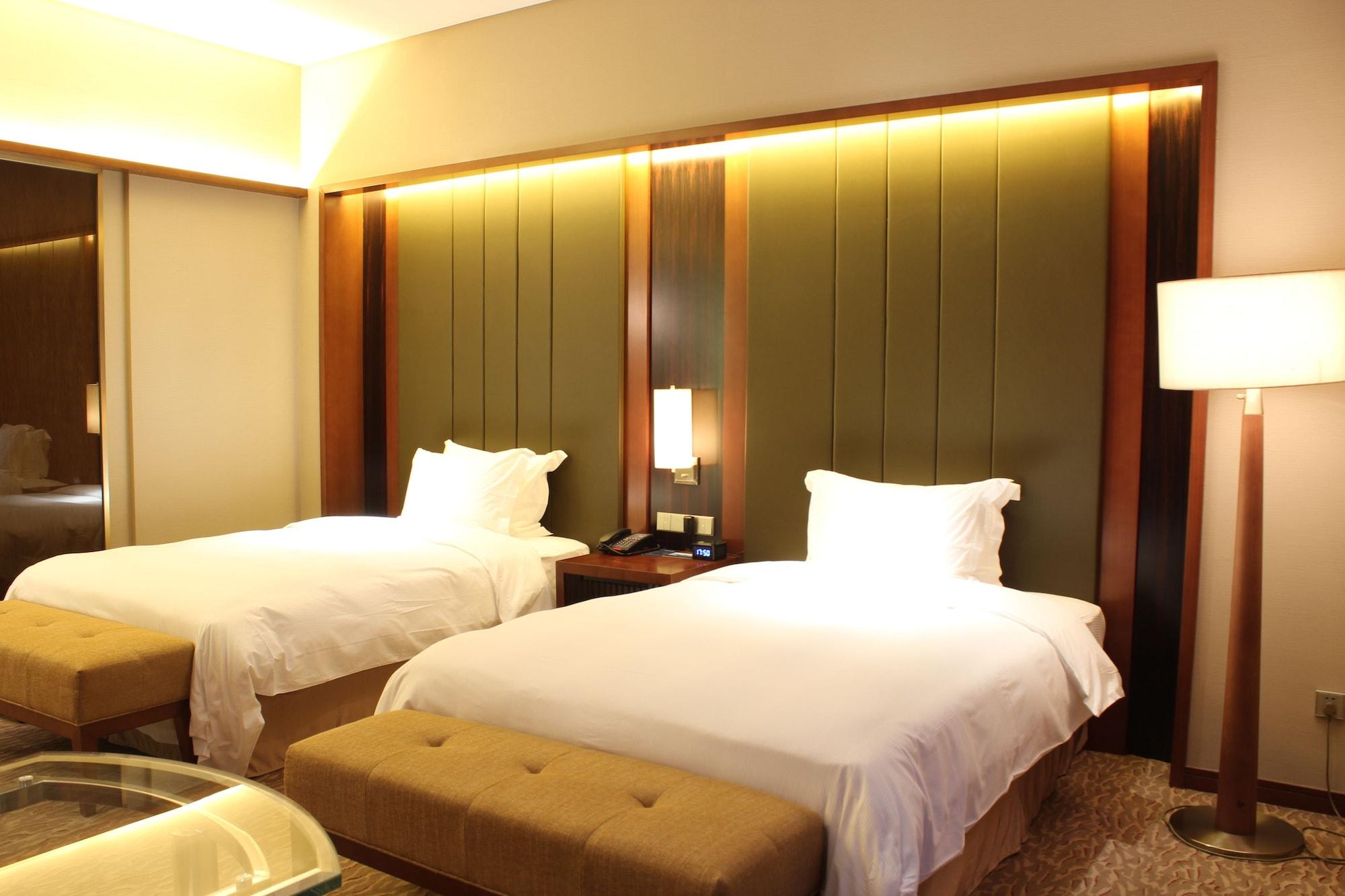 Hilton Nanjing Riverside Exteriör bild