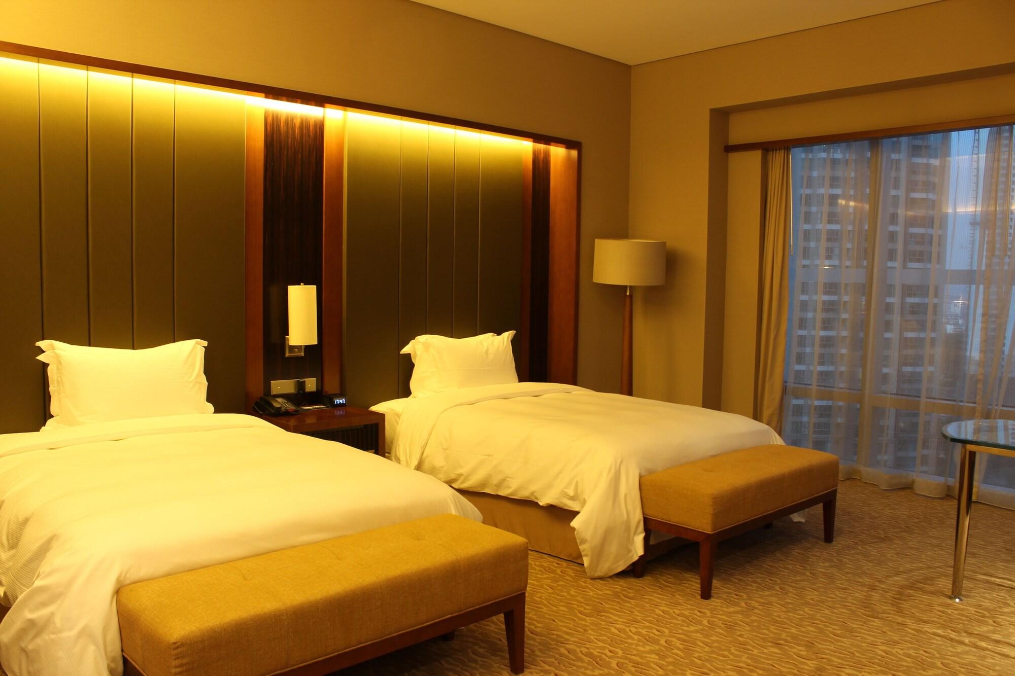Hilton Nanjing Riverside Exteriör bild