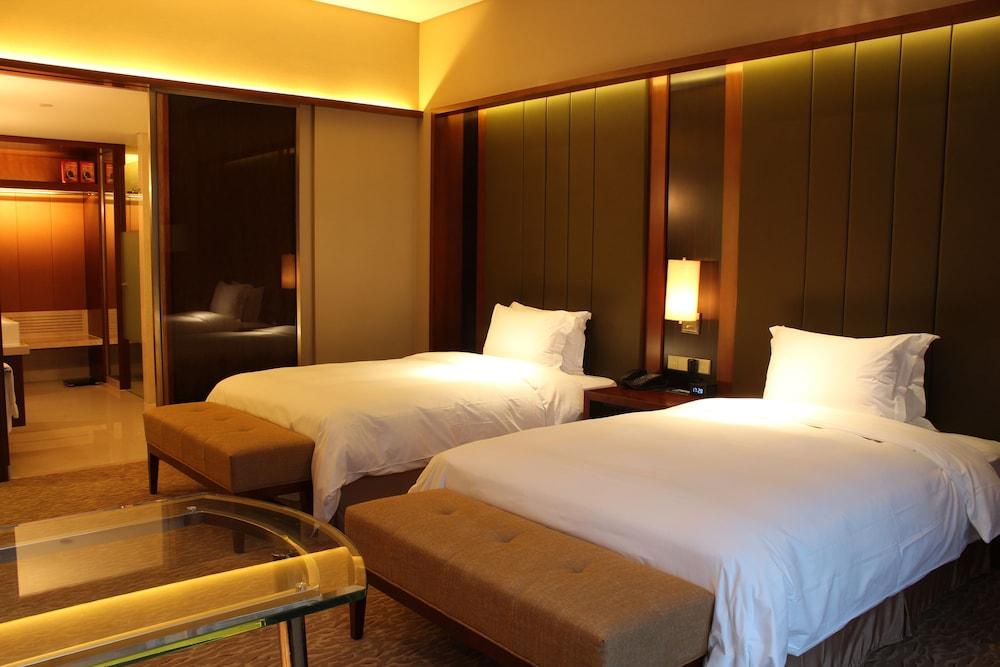 Hilton Nanjing Riverside Exteriör bild
